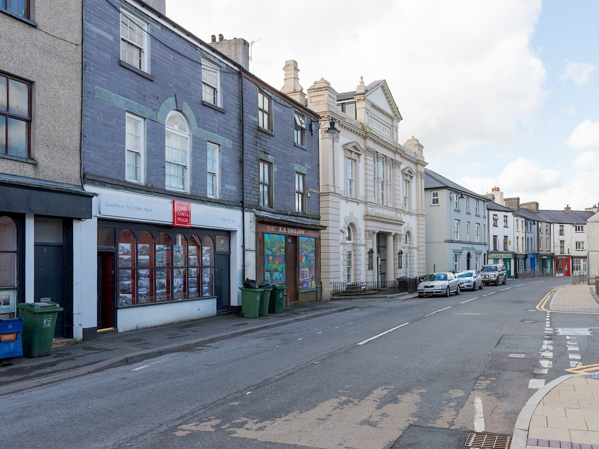 7. Stryd Fawr Bethesda