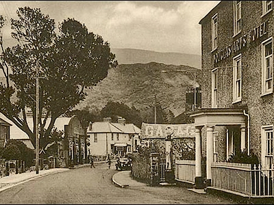 14. Gwesty r Douglas Arms