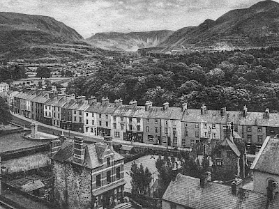 30. Stryd Fawr Bethesda